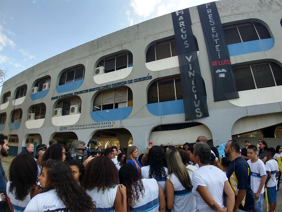 manifestação em escola estadual